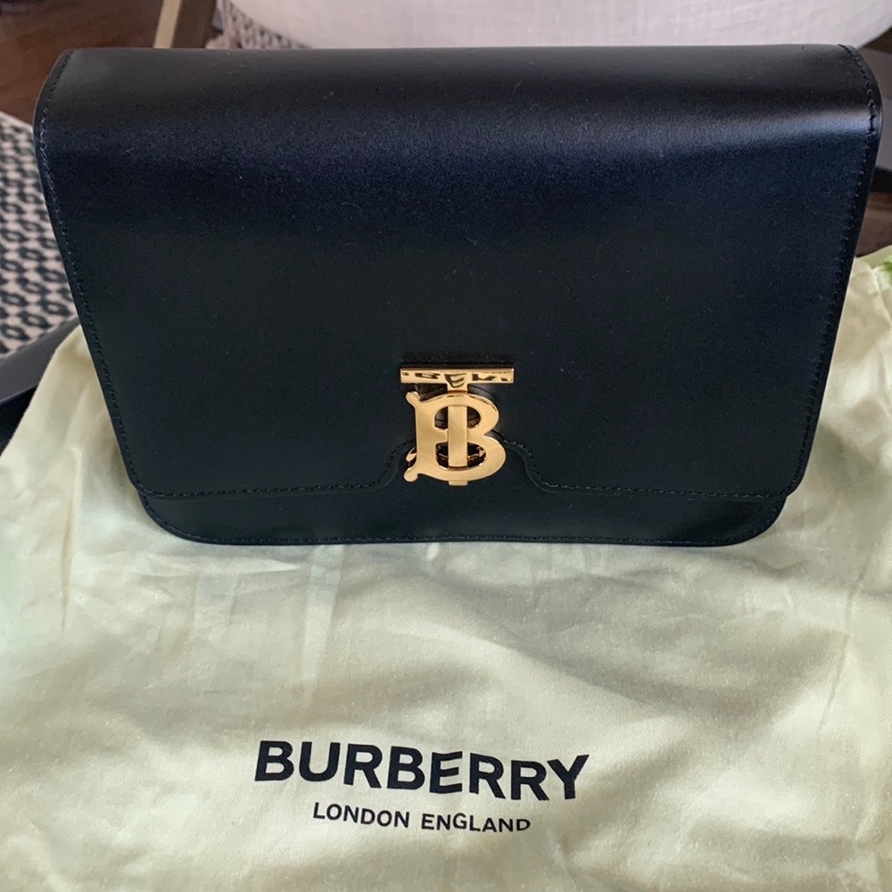 Beautiful medium Burberry crossbody.